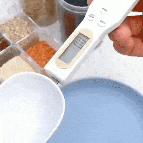 Diseñada para darte medidas exactas sin margen de error, esta CUCHARA MEDIDORA es resistente, duradera muy cómoda de utilizar, sin alterar tus recetas de ninguna manera; nunca había sido tan fácil tener las medidas precizas, ahora si dedícaté a lo que realmente importa: crear y saborear tus platillos favoritos.